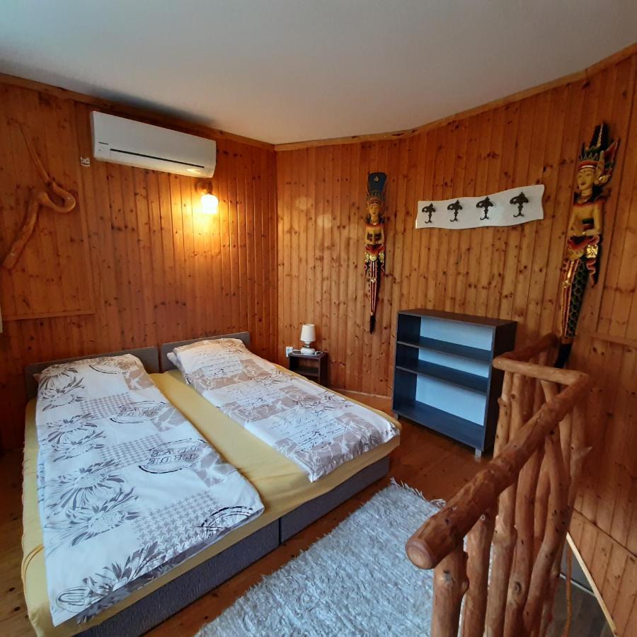 Ancsi Apartmanhaz Balatonlelle Bagian luar foto