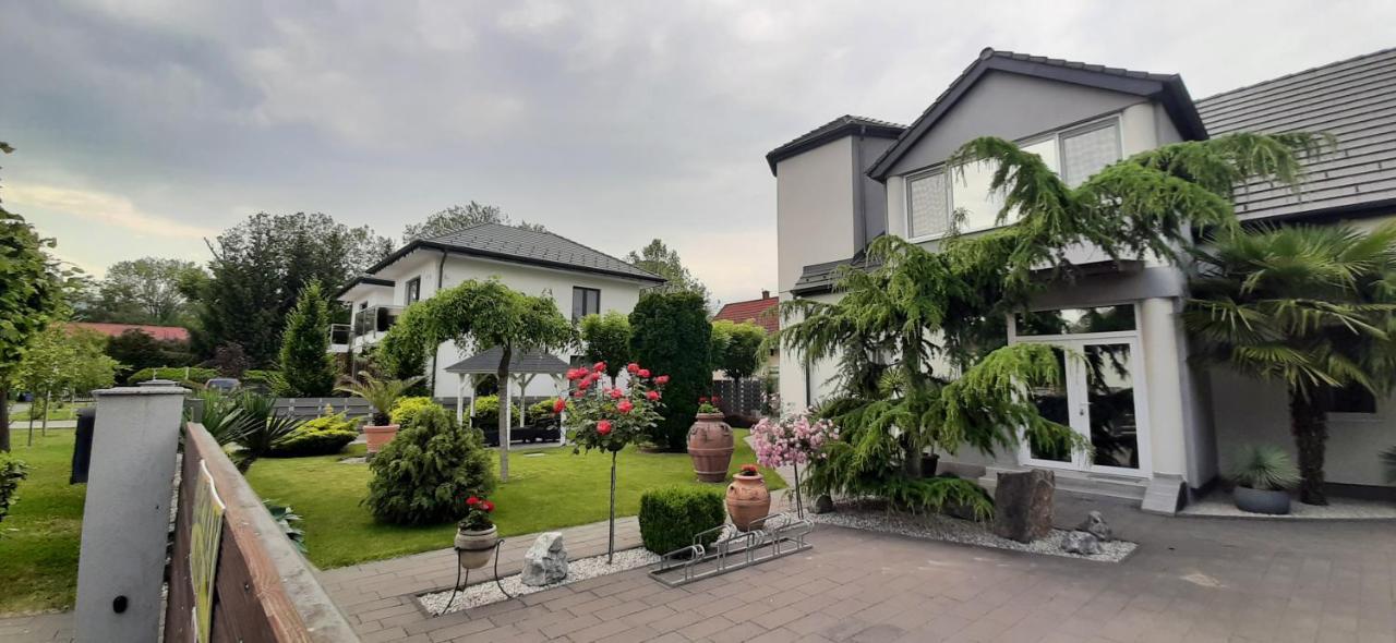 Ancsi Apartmanhaz Balatonlelle Bagian luar foto