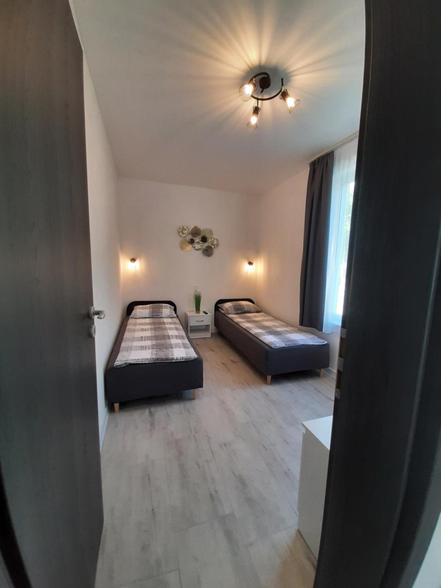 Ancsi Apartmanhaz Balatonlelle Bagian luar foto
