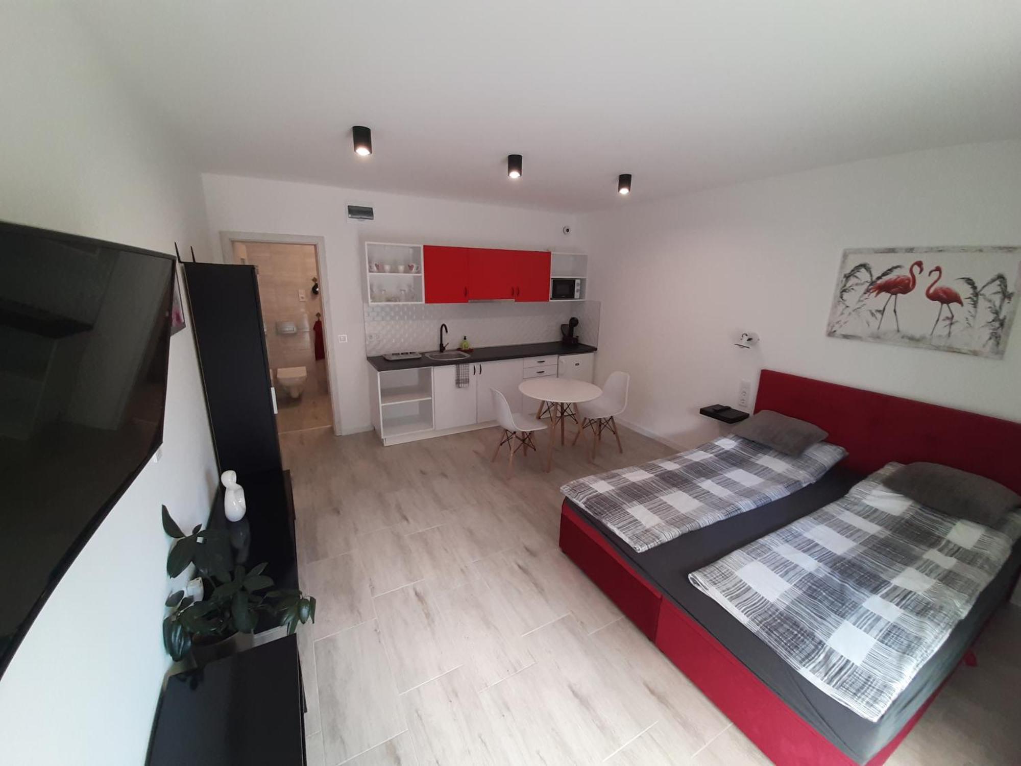 Ancsi Apartmanhaz Balatonlelle Bagian luar foto