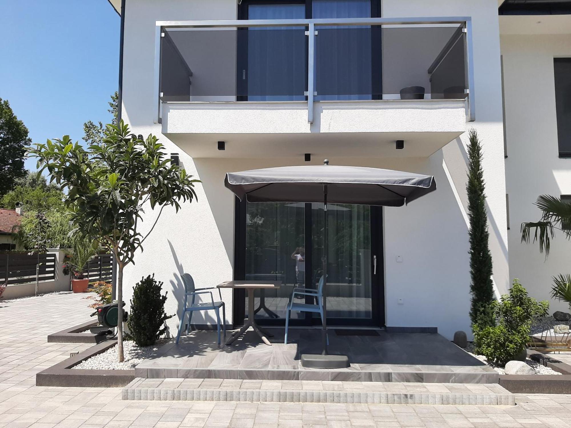 Ancsi Apartmanhaz Balatonlelle Bagian luar foto