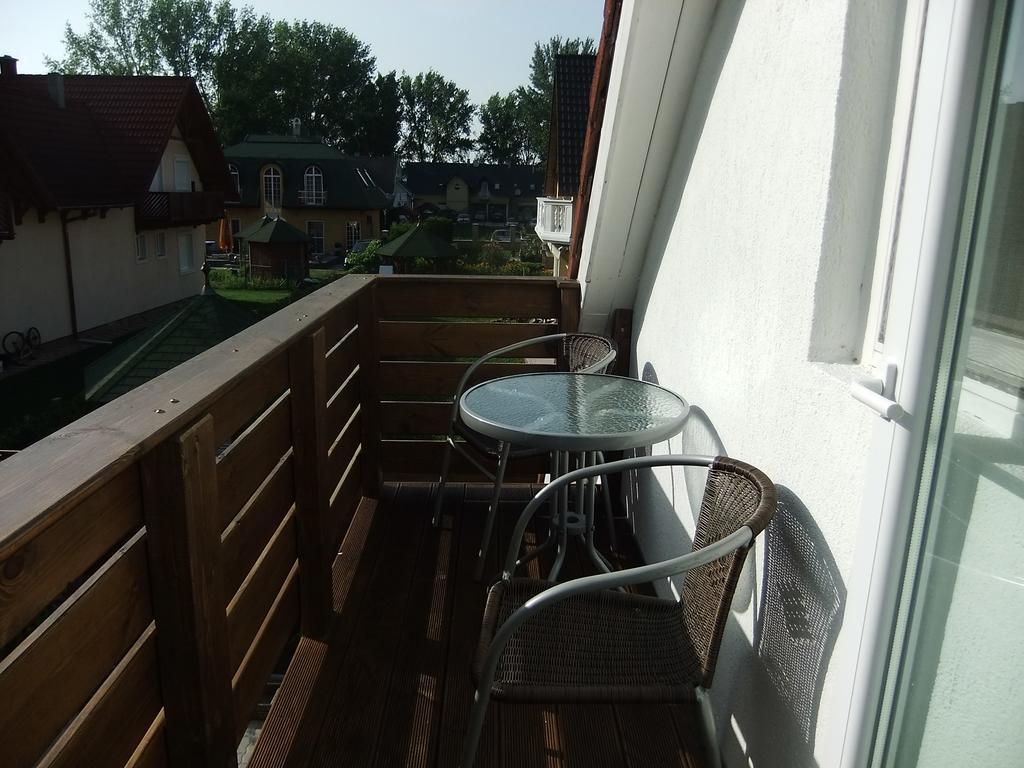 Ancsi Apartmanhaz Balatonlelle Ruang foto
